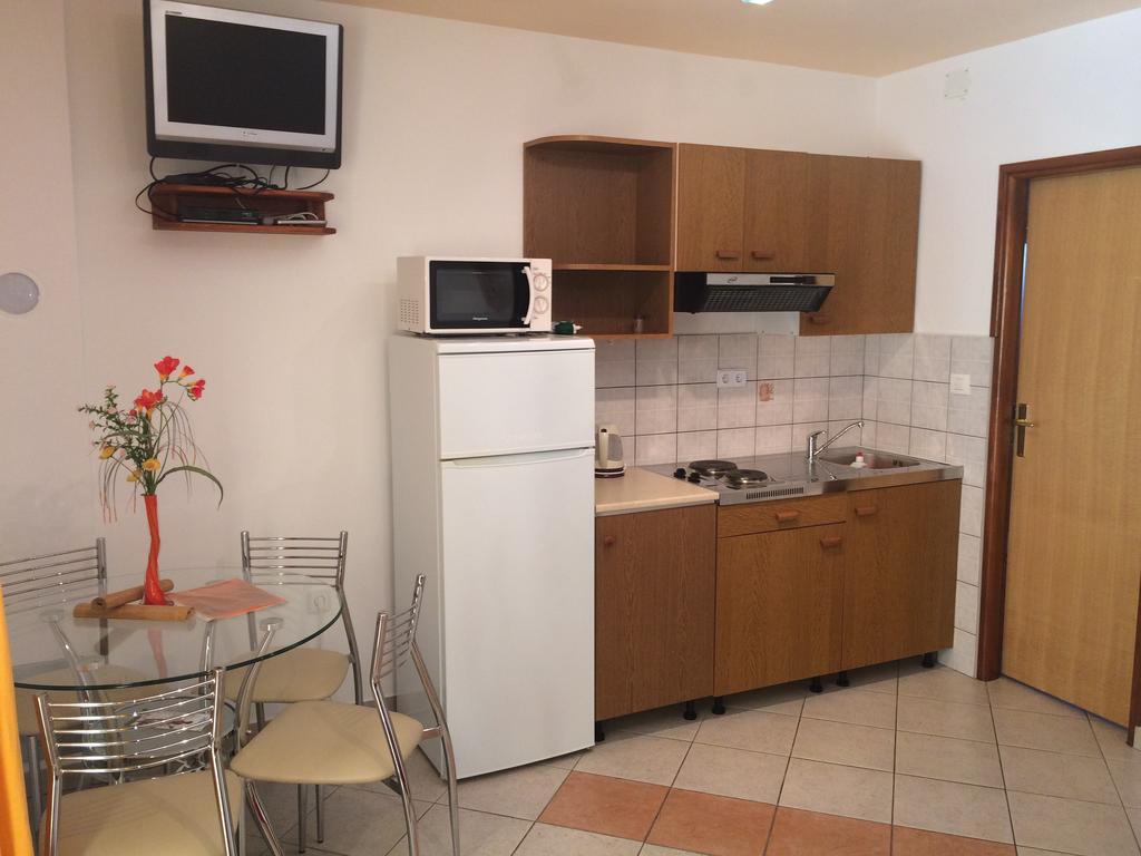 Apartment Kolundzic Novi Vinodolski Zimmer foto