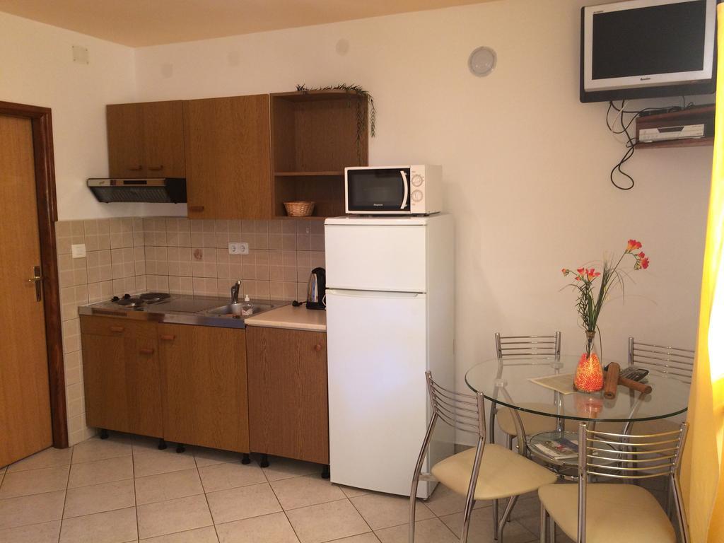 Apartment Kolundzic Novi Vinodolski Zimmer foto