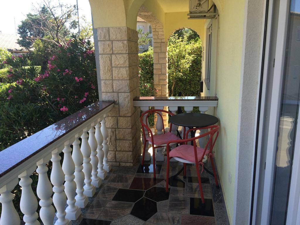 Apartment Kolundzic Novi Vinodolski Zimmer foto