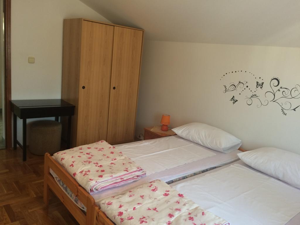 Apartment Kolundzic Novi Vinodolski Zimmer foto