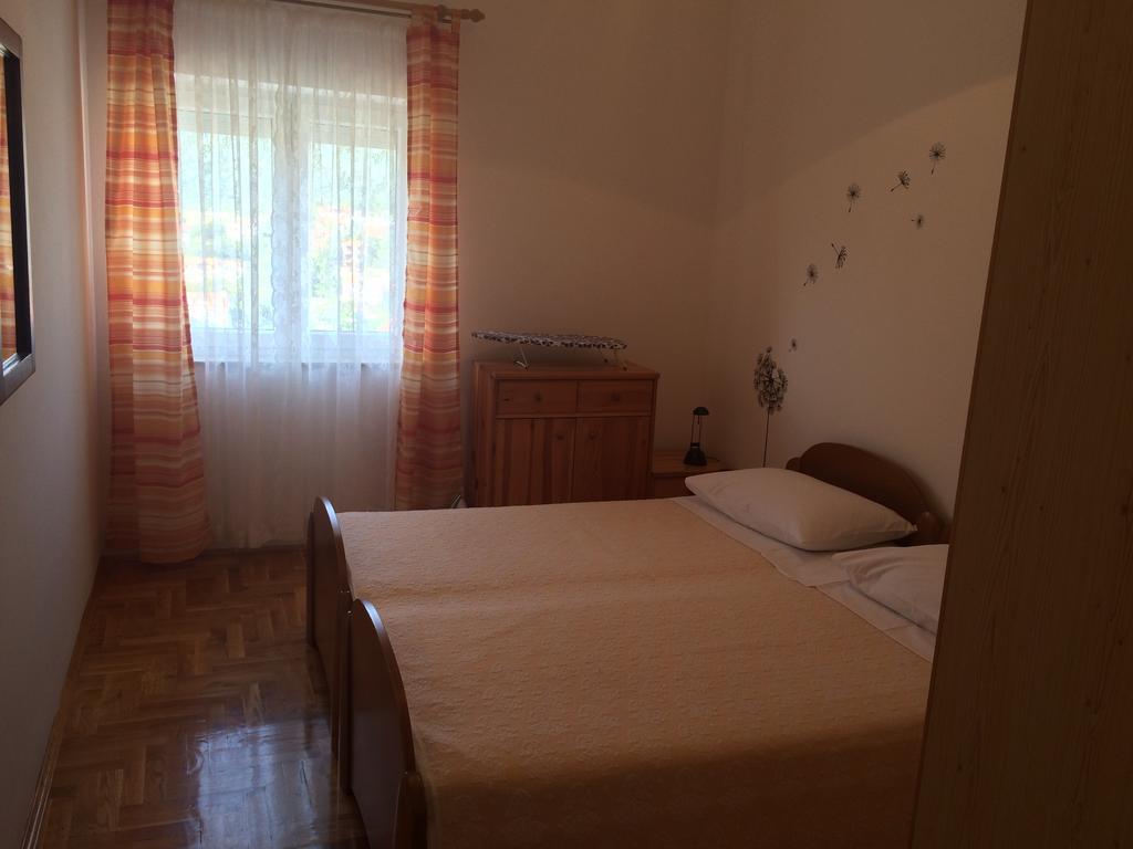 Apartment Kolundzic Novi Vinodolski Zimmer foto
